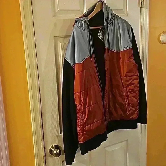 Volcom Jacket - Picture 1 of 7
